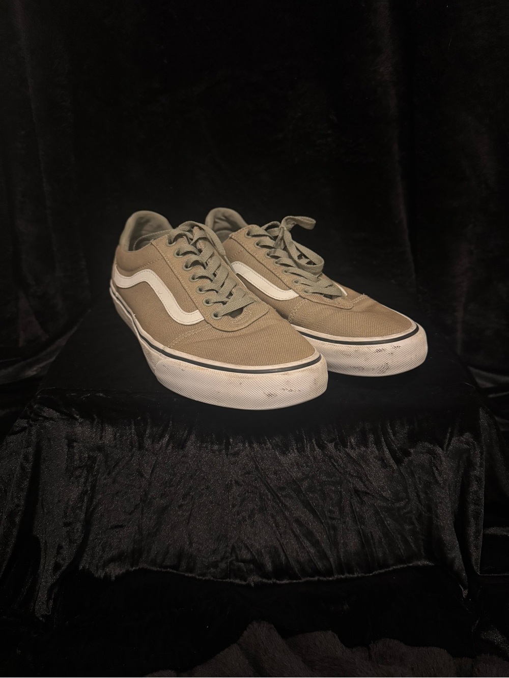 Vans Low-Top Sneakers in Olive Green and White